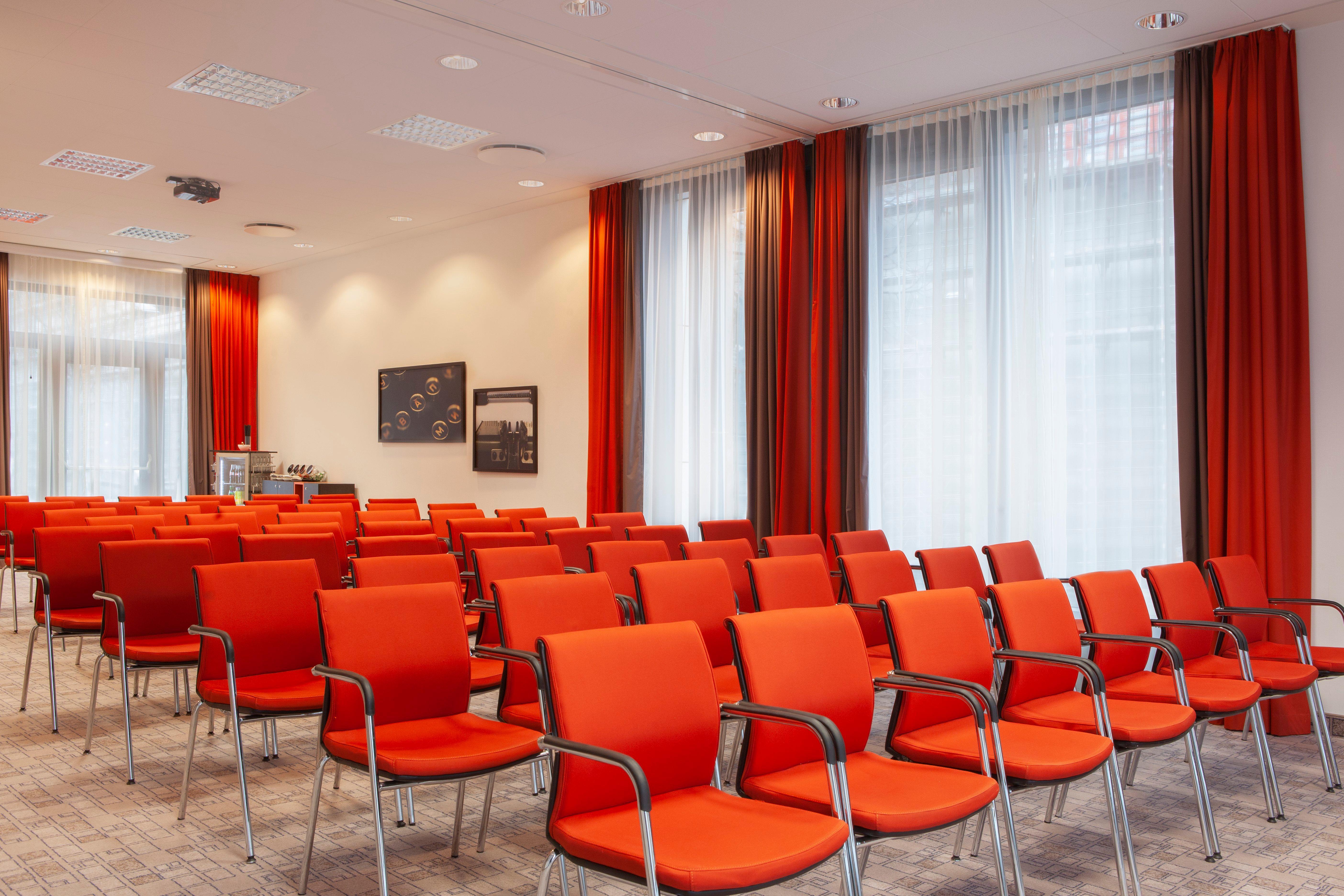 Holiday Inn Berlin City East Side By Ihg Exterior photo