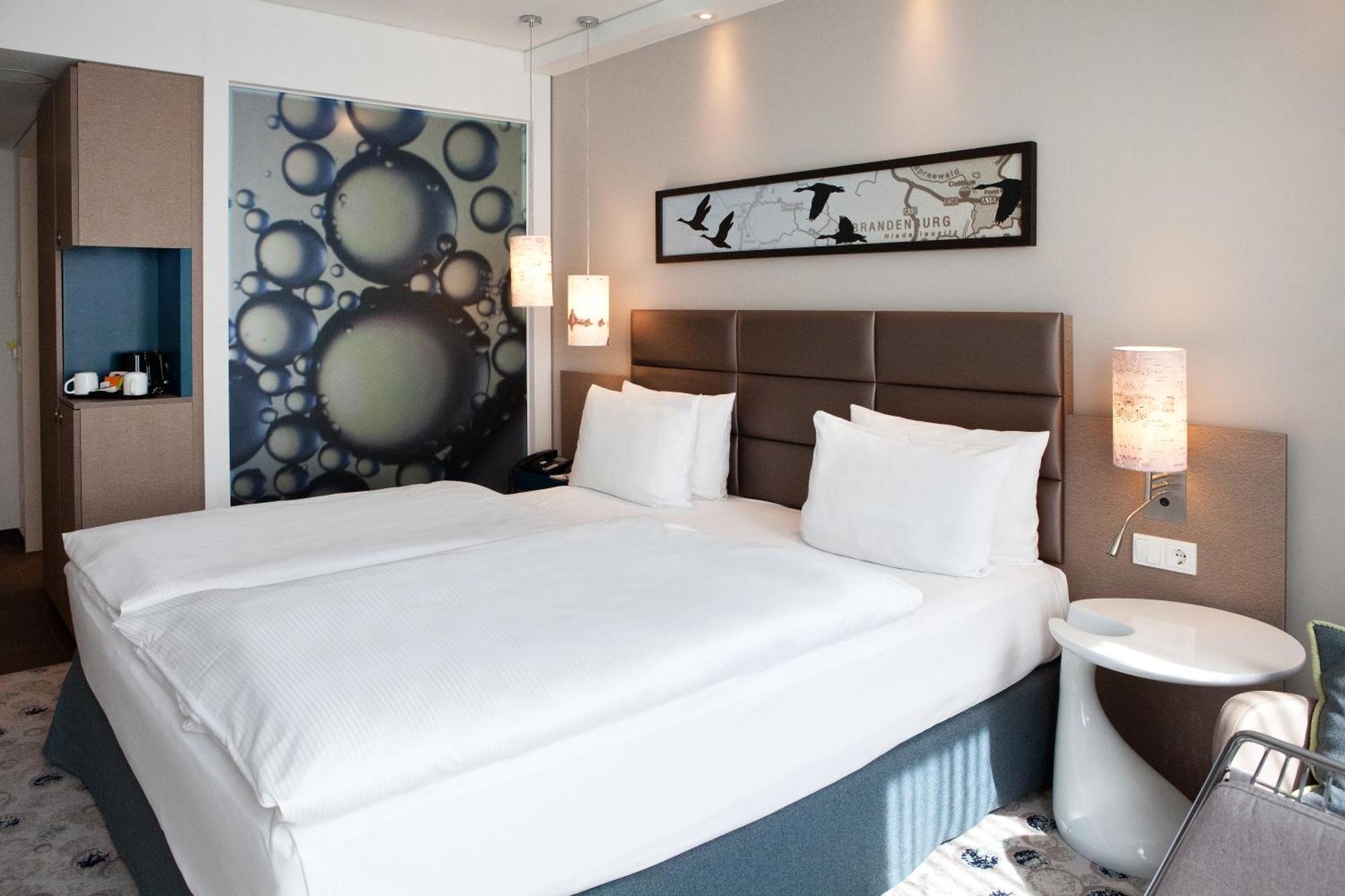 Holiday Inn Berlin City East Side By Ihg Exterior photo