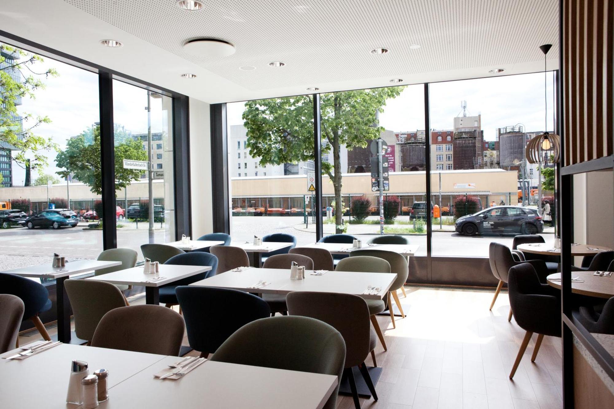 Holiday Inn Berlin City East Side By Ihg Exterior photo